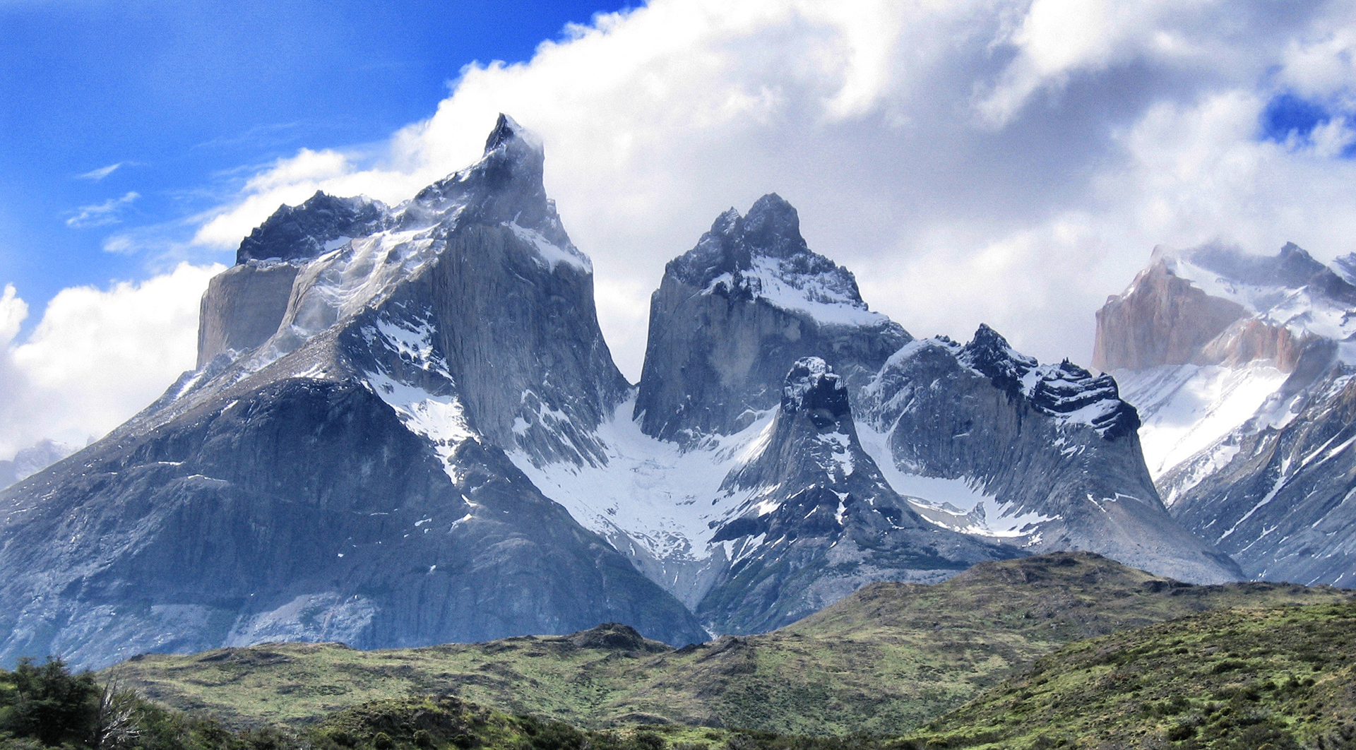 Самые высокие горы на земле уральские гималаи. В горах. Горы Южной Америки. Анды сверху. Южная Америка колорит.