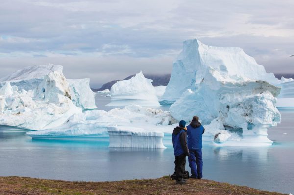 Photographing icebergs